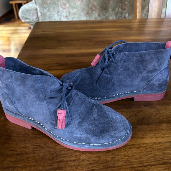 Women's Hush Puppies Cyra Catelyn Booties (Size 8) - Picture 3 of 5